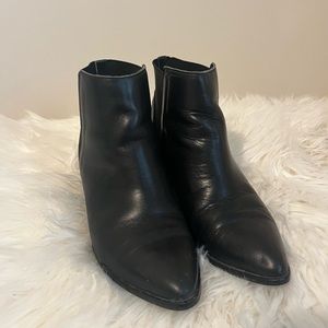 Chinese Laundry ankle boots